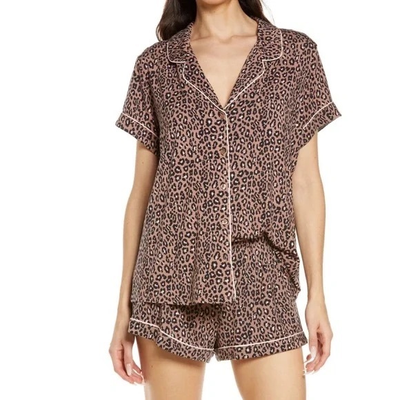 Nordstrom Other - Nordstrom Moonlight Eco Short Pajama Set with Animal Print